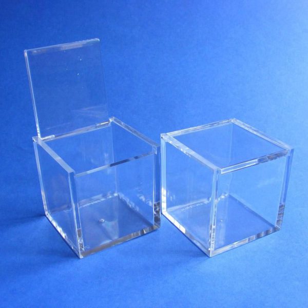 SCATOLA BOMBONIERA PLEX.6X6X6 C/COPERCHIO TRASPARENTE SCATOLA BOMBONIERA PLEX.6X6X6 C/COPERCHIO TRASPARENTE