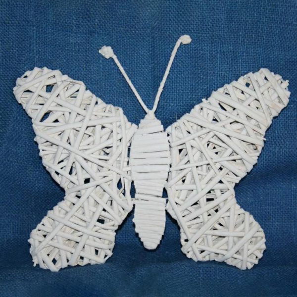 FARFALLA VIMINI 20 CM D/APPENDERE BIANCO FARFALLA VIMINI 20 CM D/APPENDERE BIANCO